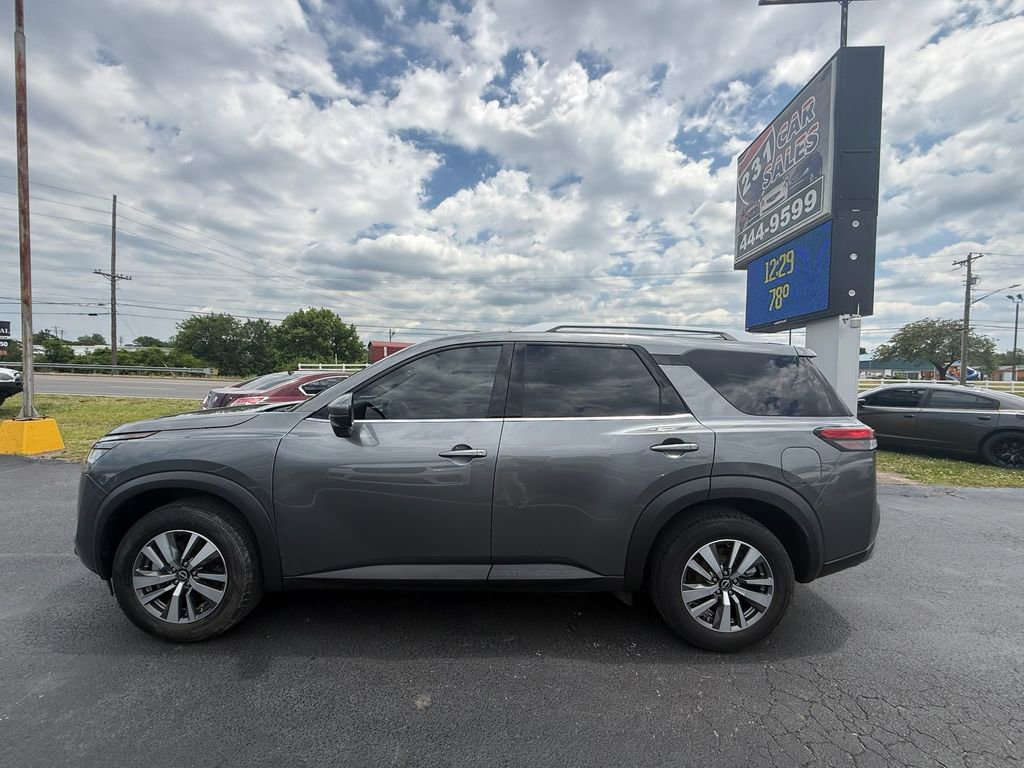 Used 2023 Nissan Pathfinder SL FWD image 7