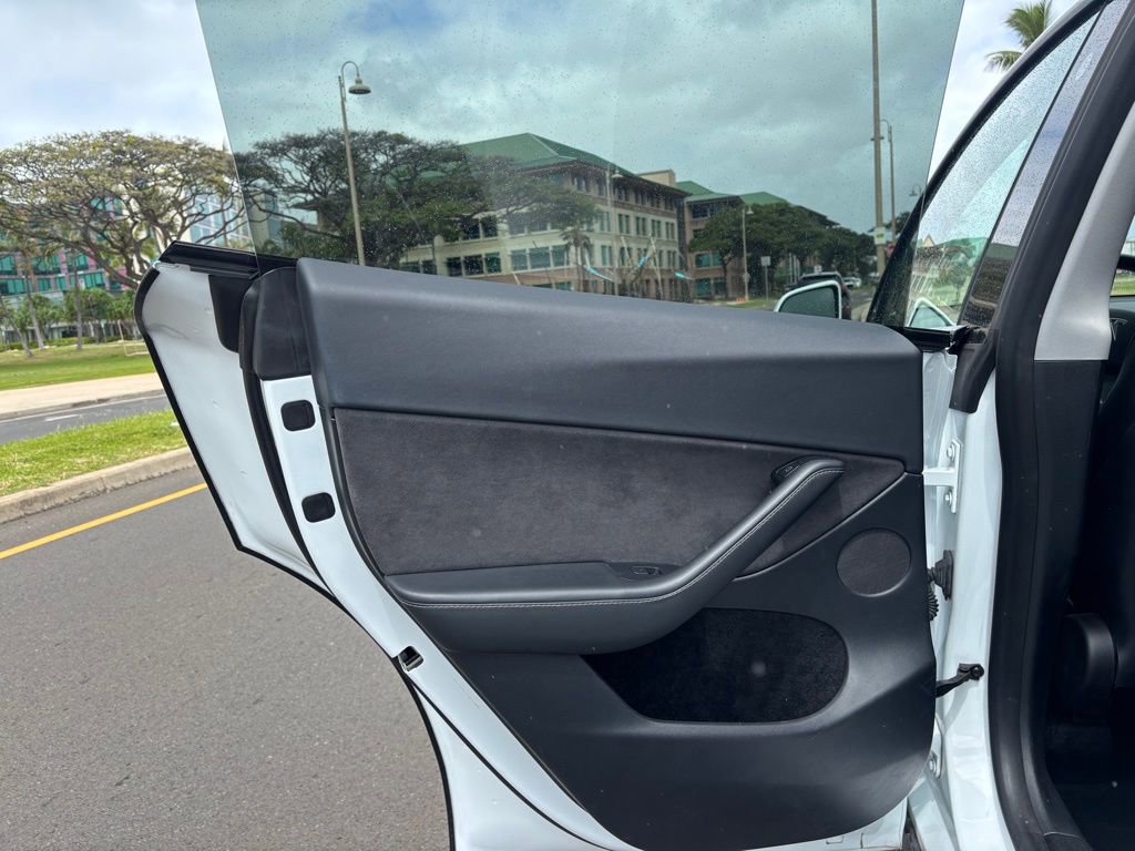 Used 2023 Tesla Model Y Long Range image 18