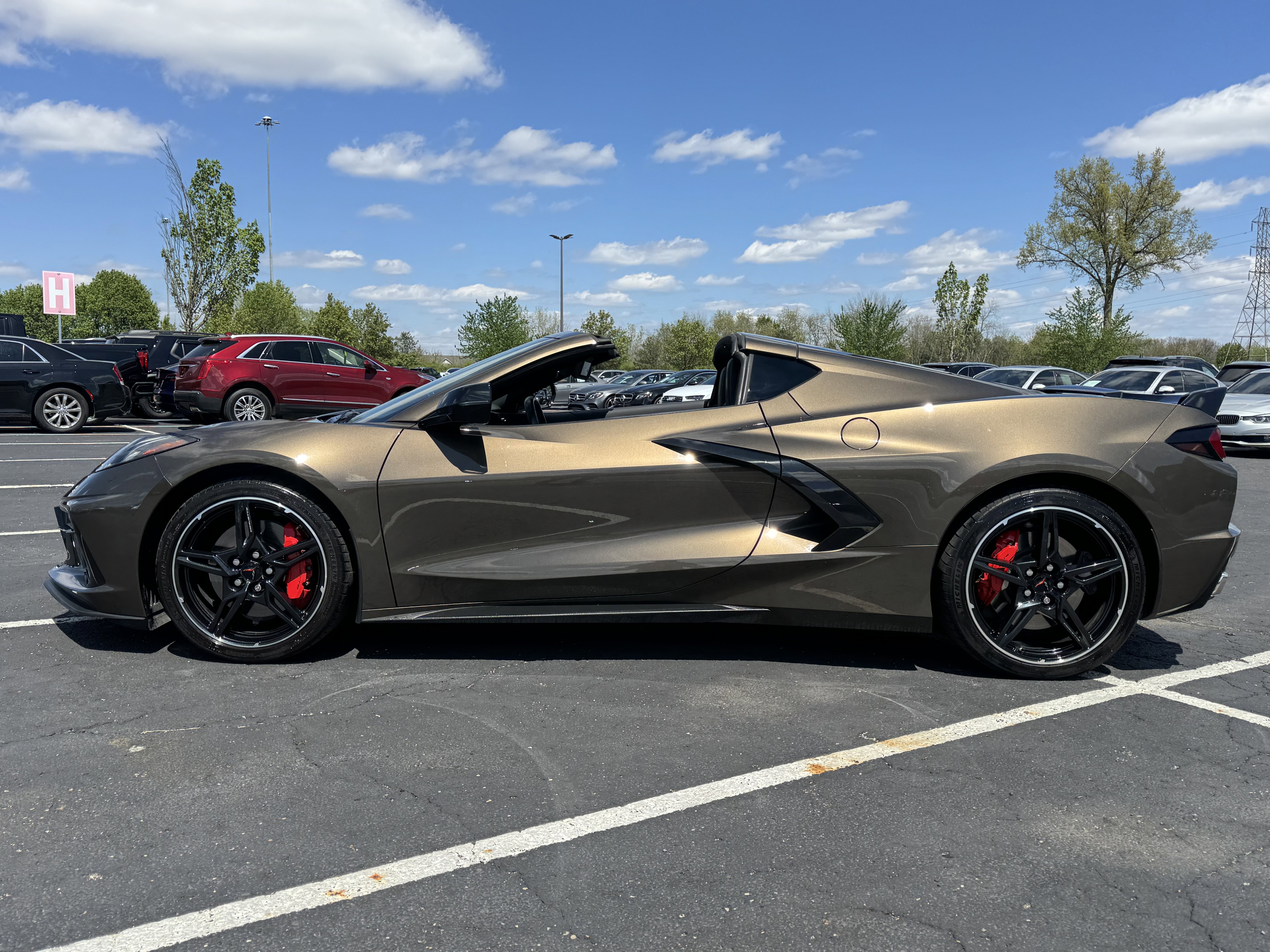Used 2021 Chevrolet Corvette Stingray Coupe w/ Z51 Performance Package image 9
