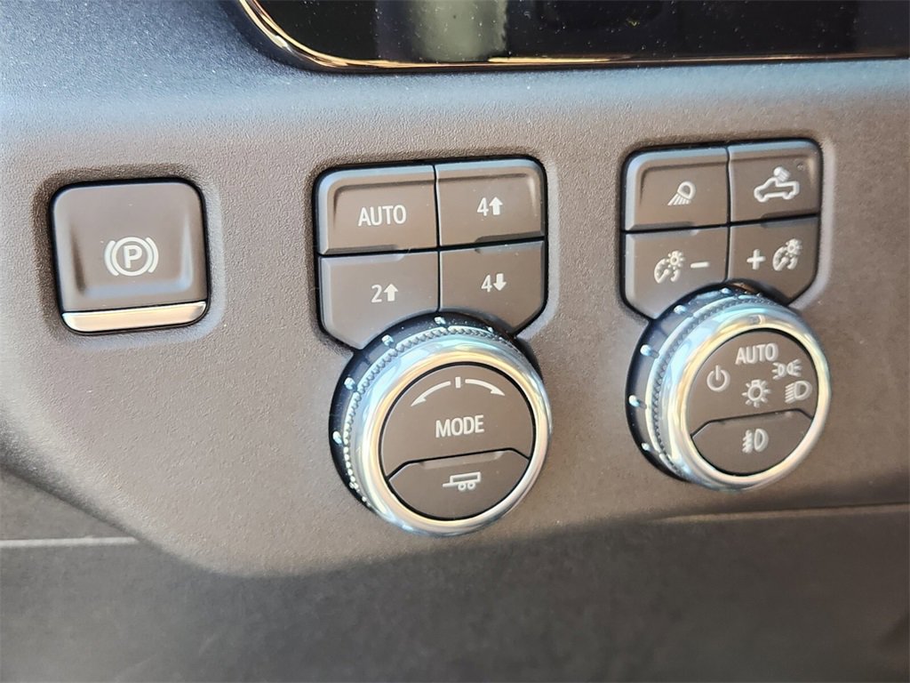 New 2026 GMC Sierra 3500 SLT image 24