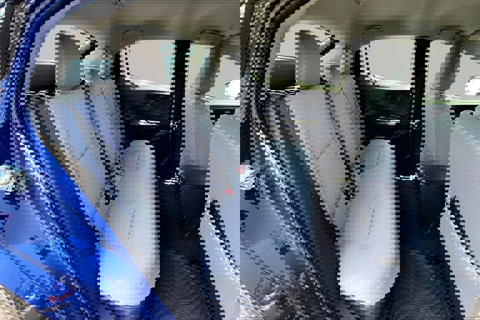 Used 2025 Toyota Prius LE FWD image 25