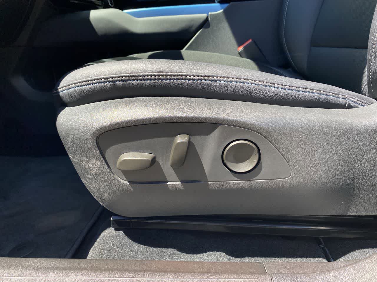 Used 2025 Chevrolet Equinox EV LT w/ Convenience Package FWD image 14