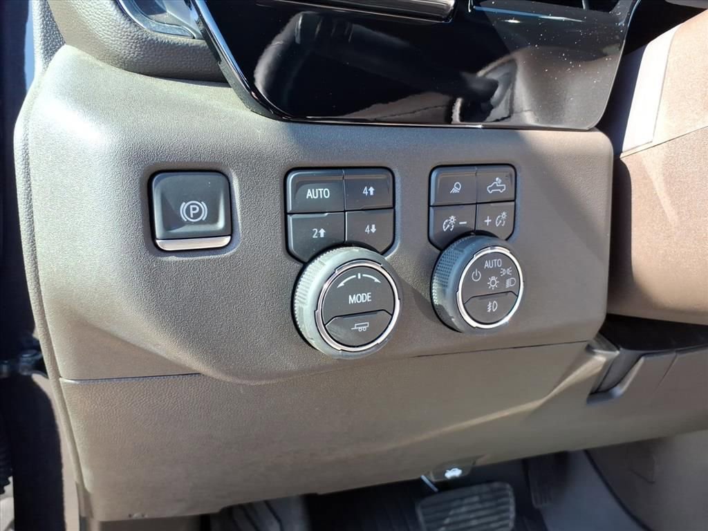 Used 2024 Chevrolet Silverado 2500 LTZ w/ LTZ Plus Package image 23