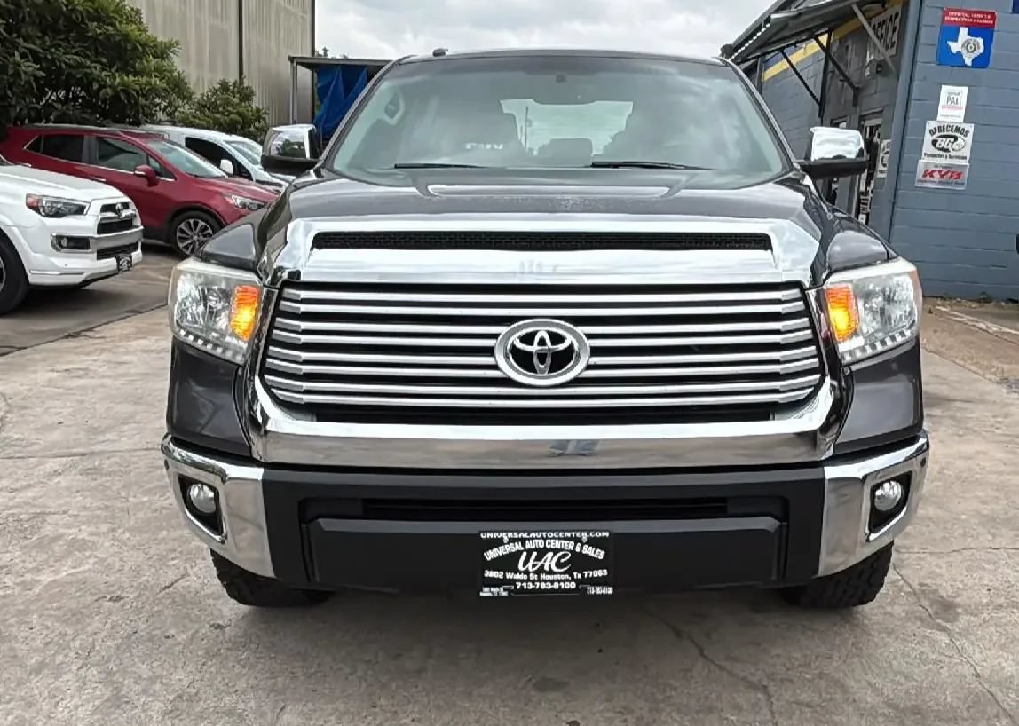 Used 2017 Toyota Tundra Limited w/ Limited Premium Package AWD/4WD image 9