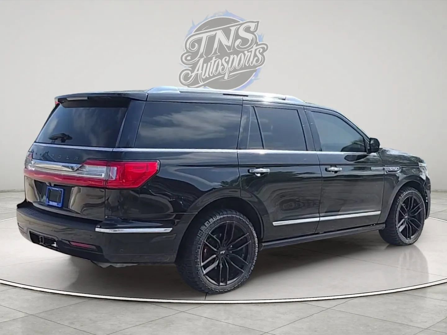 Used 2018 Lincoln Navigator Black Label w/ Cargo Package AWD/4WD image 5