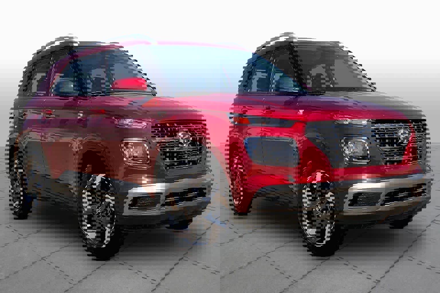 Used 2025 Hyundai Venue SEL FWD image 3