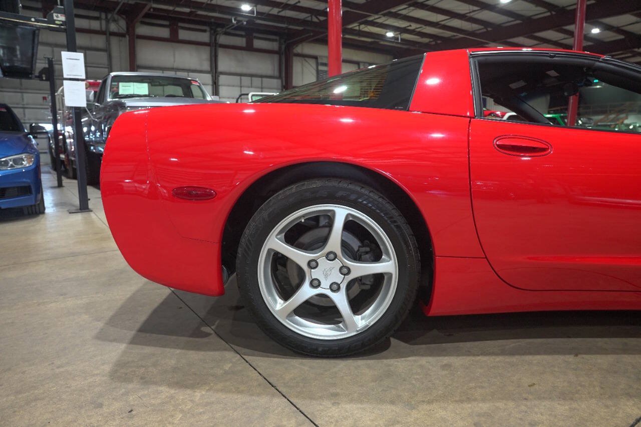 Used 2001 Chevrolet Corvette Coupe RWD image 9