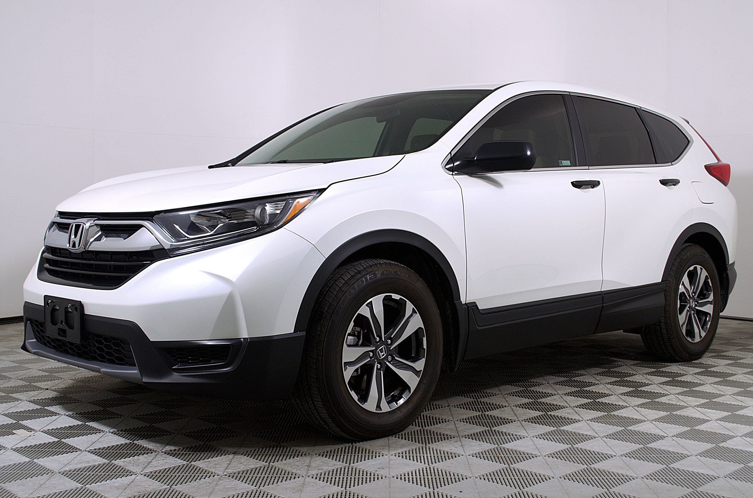Used 2018 Honda CR-V LX image 2