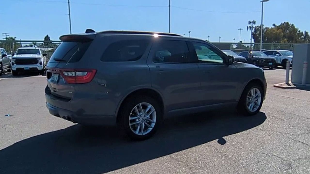 Used 2025 Dodge Durango GT AWD/4WD image 8