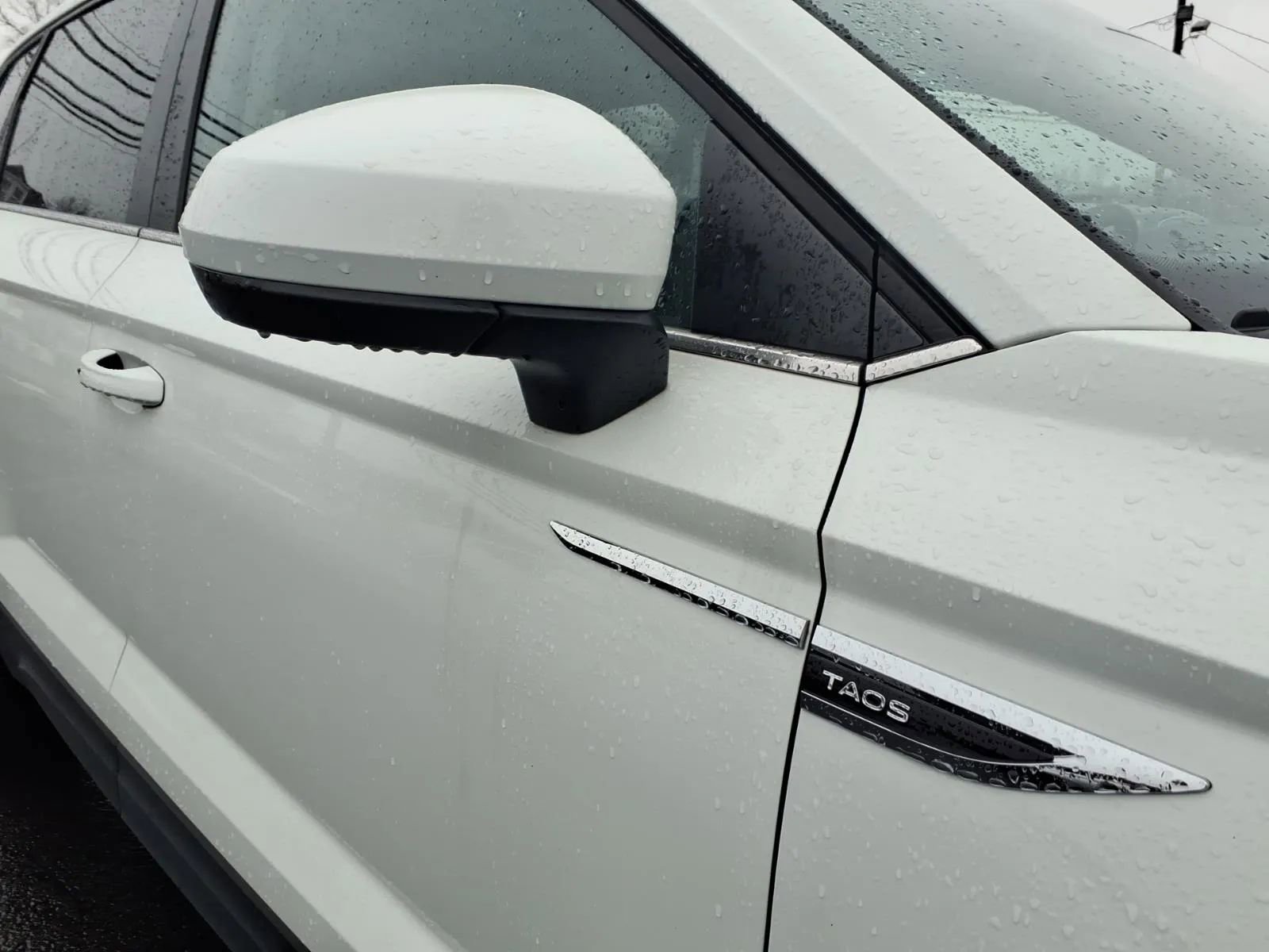 Used 2022 Volkswagen Taos SEL w/ Panoramic Sunroof Package AWD/4WD image 10