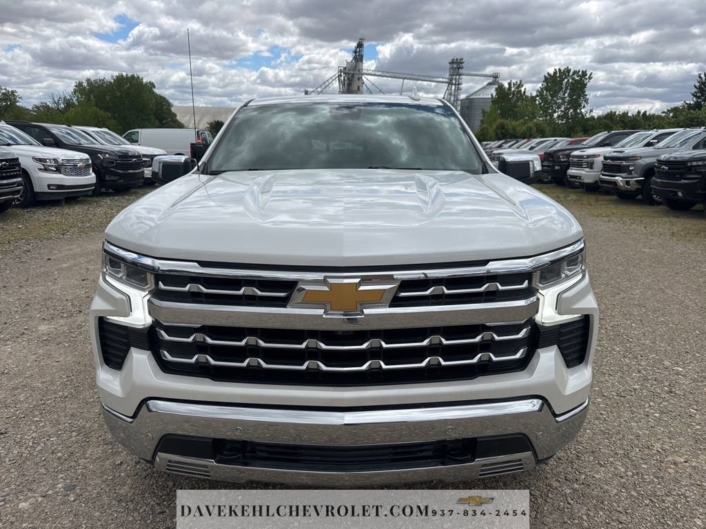 Used 2022 Chevrolet Silverado 1500 LTZ AWD/4WD image 3