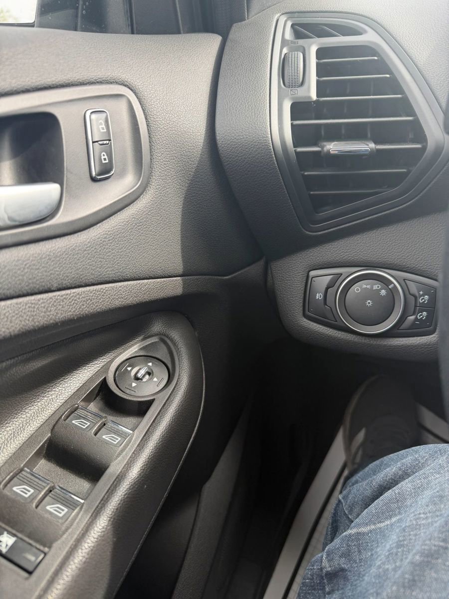 Used 2015 Ford Escape SE w/ Equipment Group 201A image 36