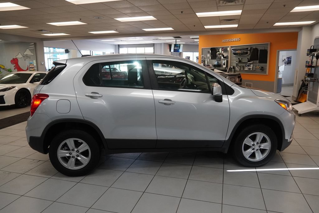Used 2020 Chevrolet Trax LS AWD/4WD image 18