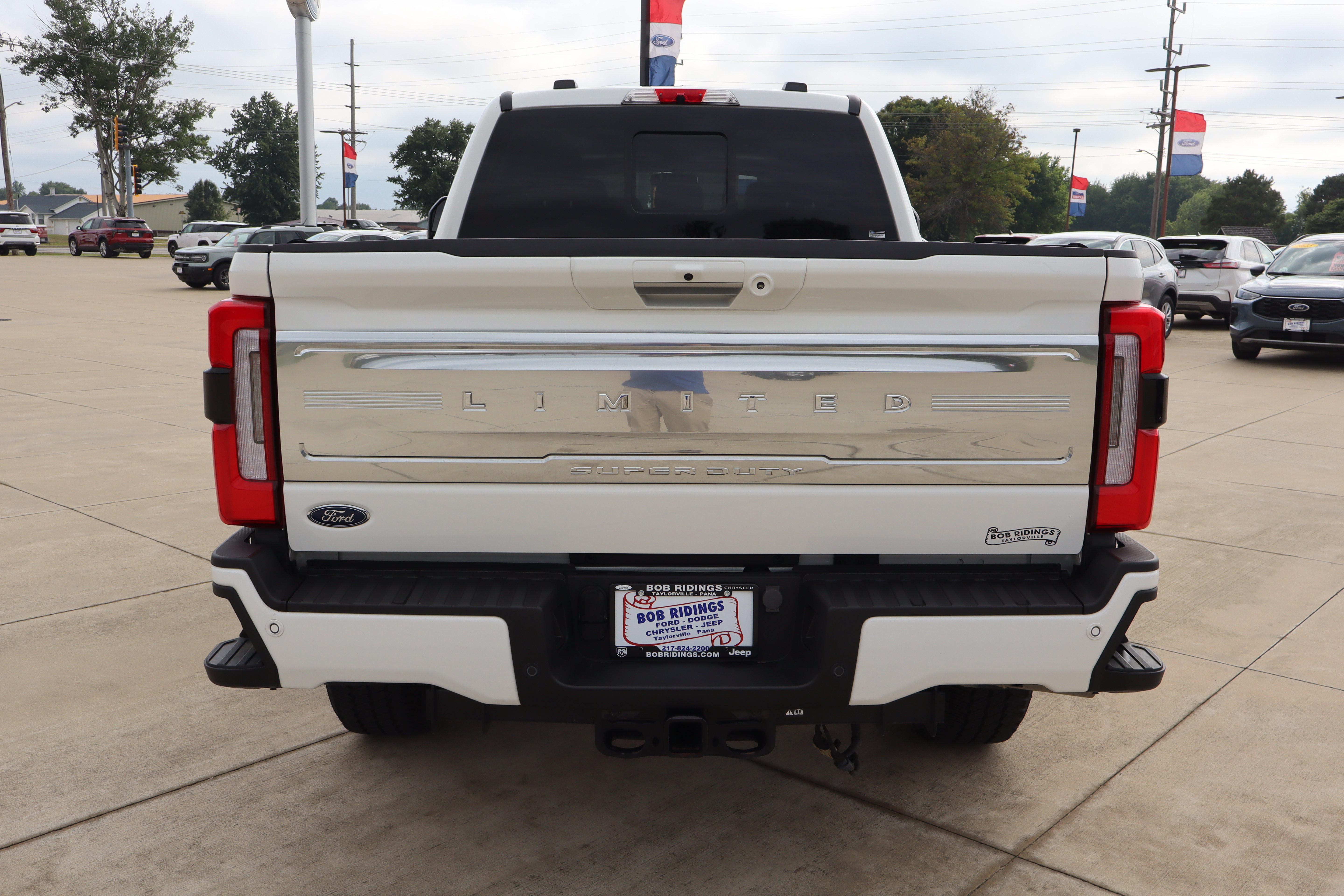 Used 2024 Ford F350 Limited w/ FX4 Off-Road Package AWD/4WD image 6