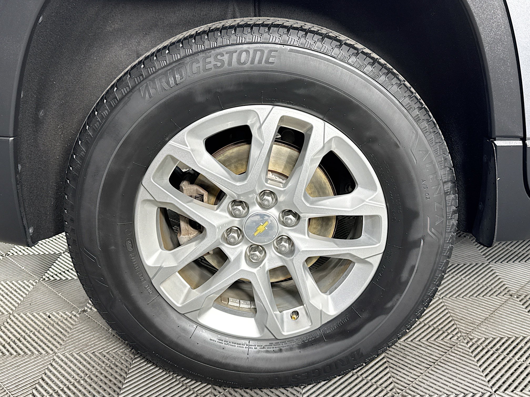 Used 2019 Chevrolet Traverse LT FWD image 32