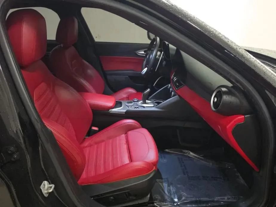 Used 2021 Alfa Romeo Giulia Ti Sport RWD image 8