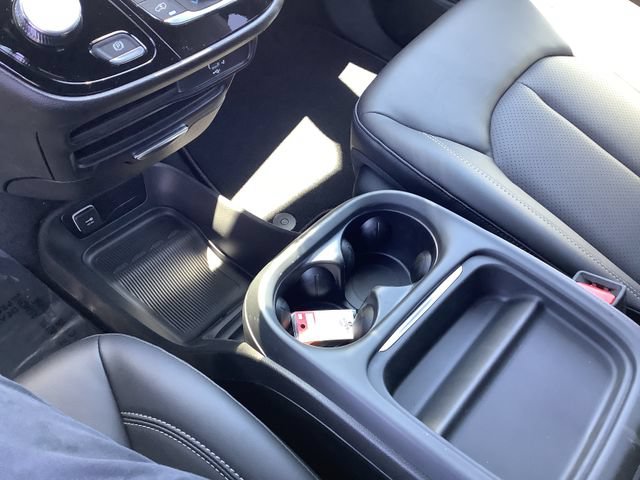 New 2027 Chrysler Pacifica Select FWD image 18