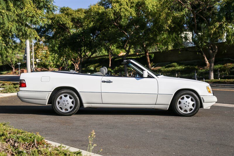Used 1995 Mercedes-Benz E 320 Convertible image 16