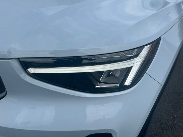 Used 2024 Volvo XC40 B5 Plus w/ Climate Package AWD/4WD image 8