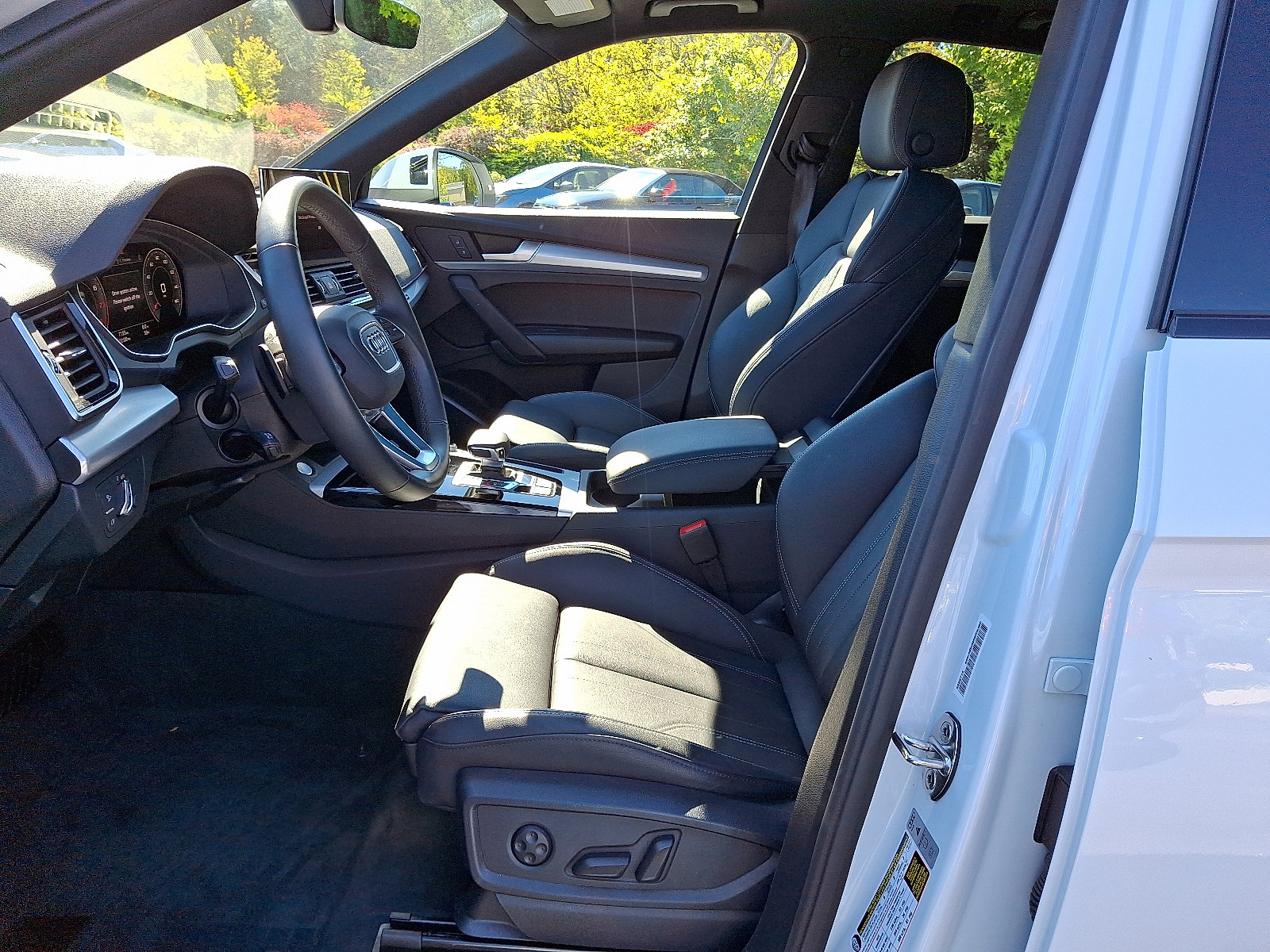 Used 2025 Audi Q5 2.0T Premium w/ Convenience Plus Package image 14