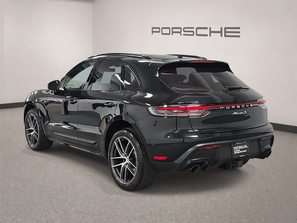 Certified 2024 Porsche Macan S AWD/4WD image 3