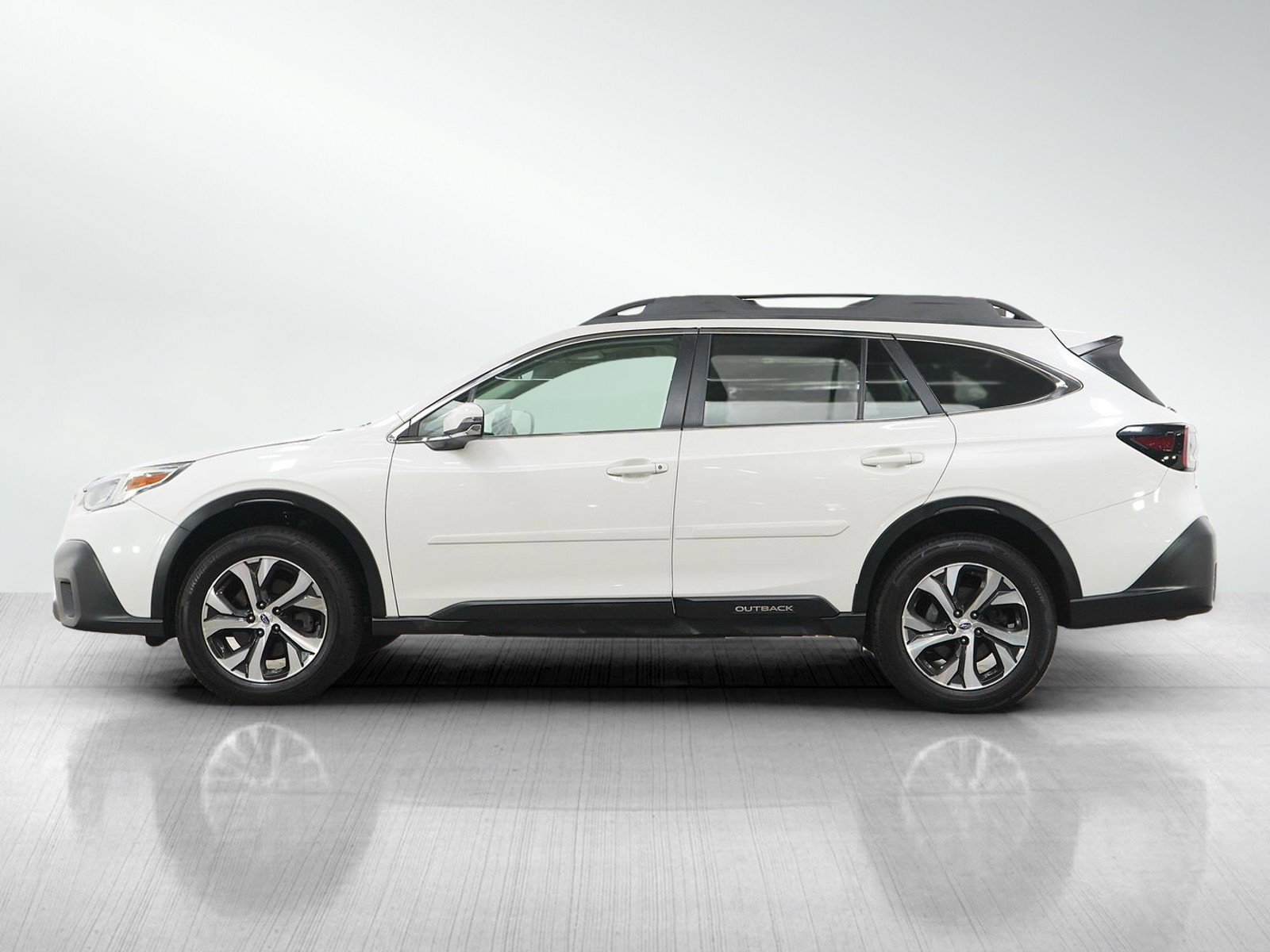 Used 2020 Subaru Outback Limited AWD/4WD image 2