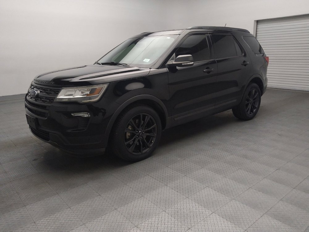 Used 2018 Ford Explorer XLT w/ Equipment Group 202A AWD/4WD image 2