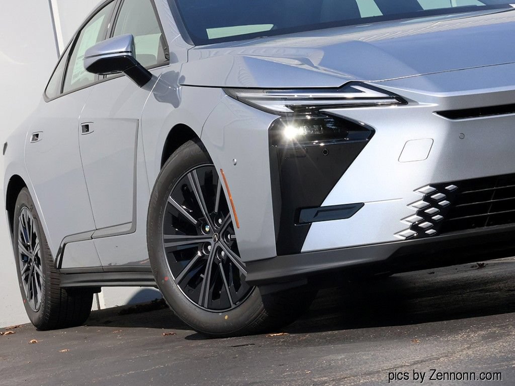 New 2026 Lexus ES 350h AWD w/ Cold Area Package image 4