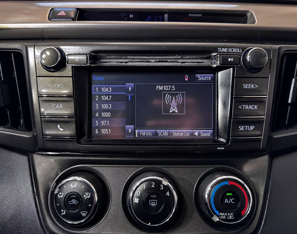 Used 2014 Toyota RAV4 LE AWD/4WD image 29