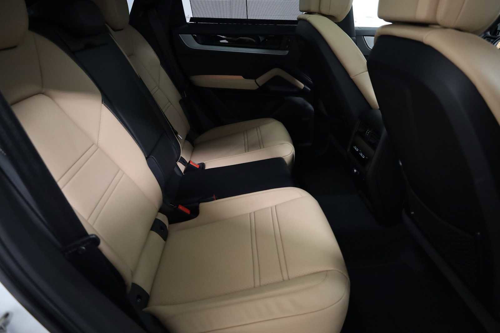 New 2026 Porsche Cayenne Coupe AWD/4WD image 37