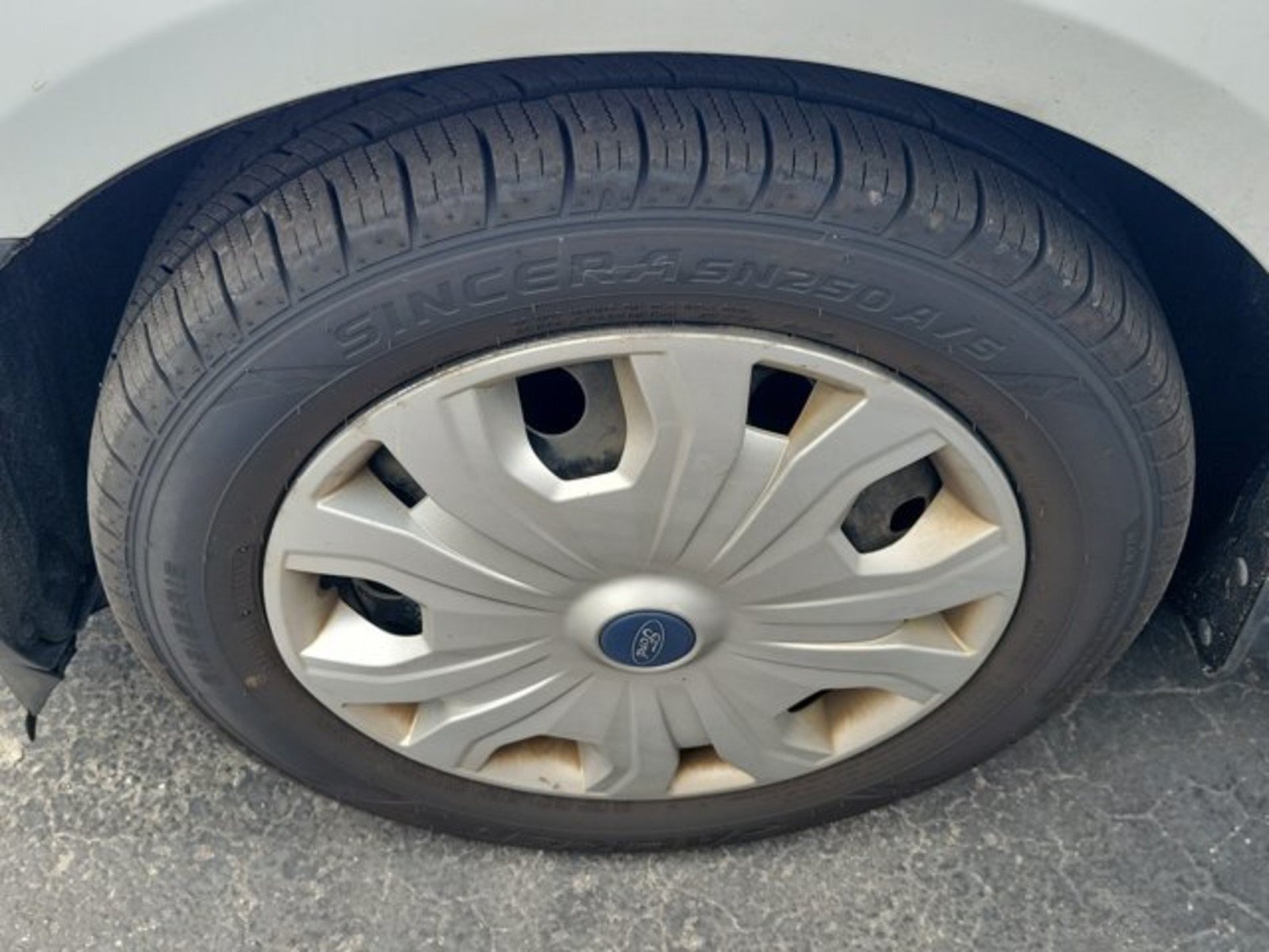 Used 2022 Ford Transit Connect XL FWD image 4