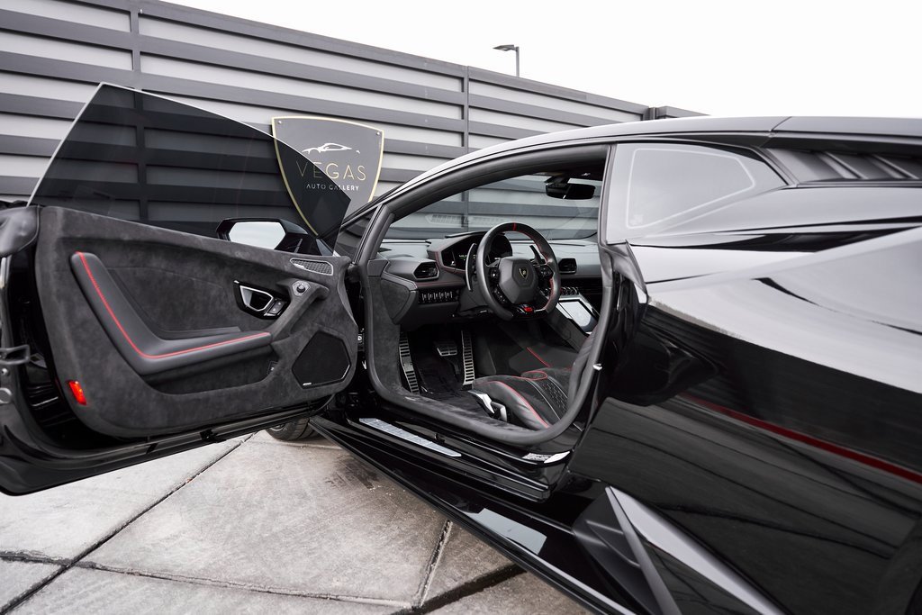 Used 2023 Lamborghini Huracan Tecnica image 35