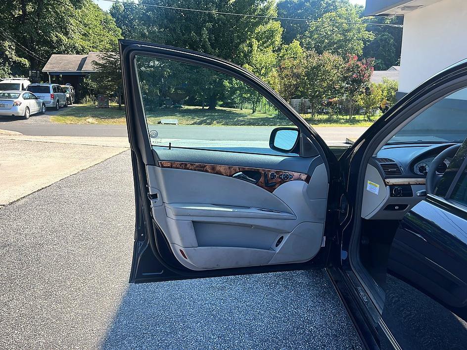 Used 2009 Mercedes-Benz E 350 Sedan image 27