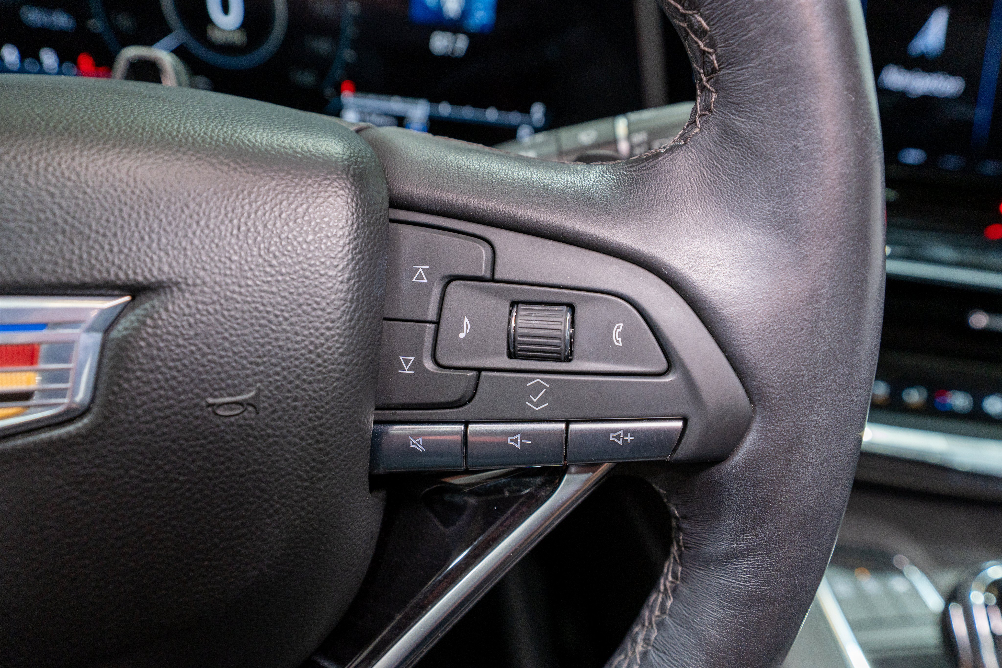Used 2023 Cadillac Escalade ESV Sport w/ Touring Package AWD/4WD image 30