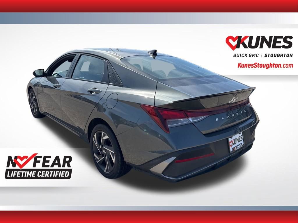 Used 2025 Hyundai Elantra Sport FWD image 9