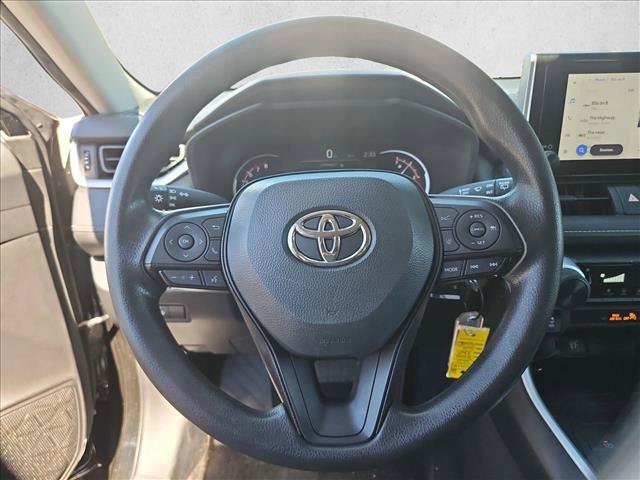 Used 2025 Toyota RAV4 LE AWD/4WD image 13