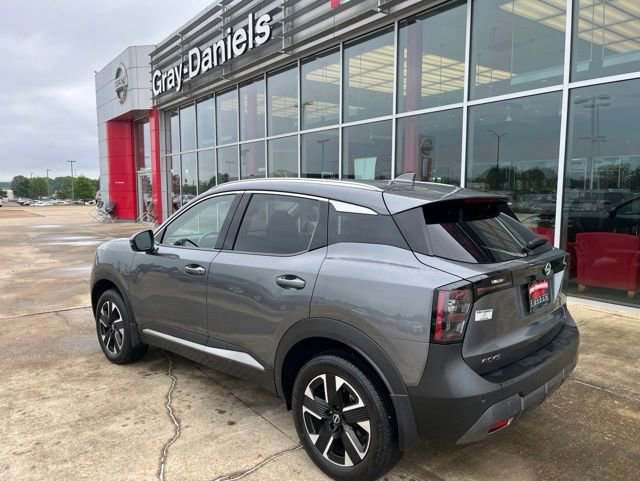 Used 2025 Nissan Kicks SR FWD image 2