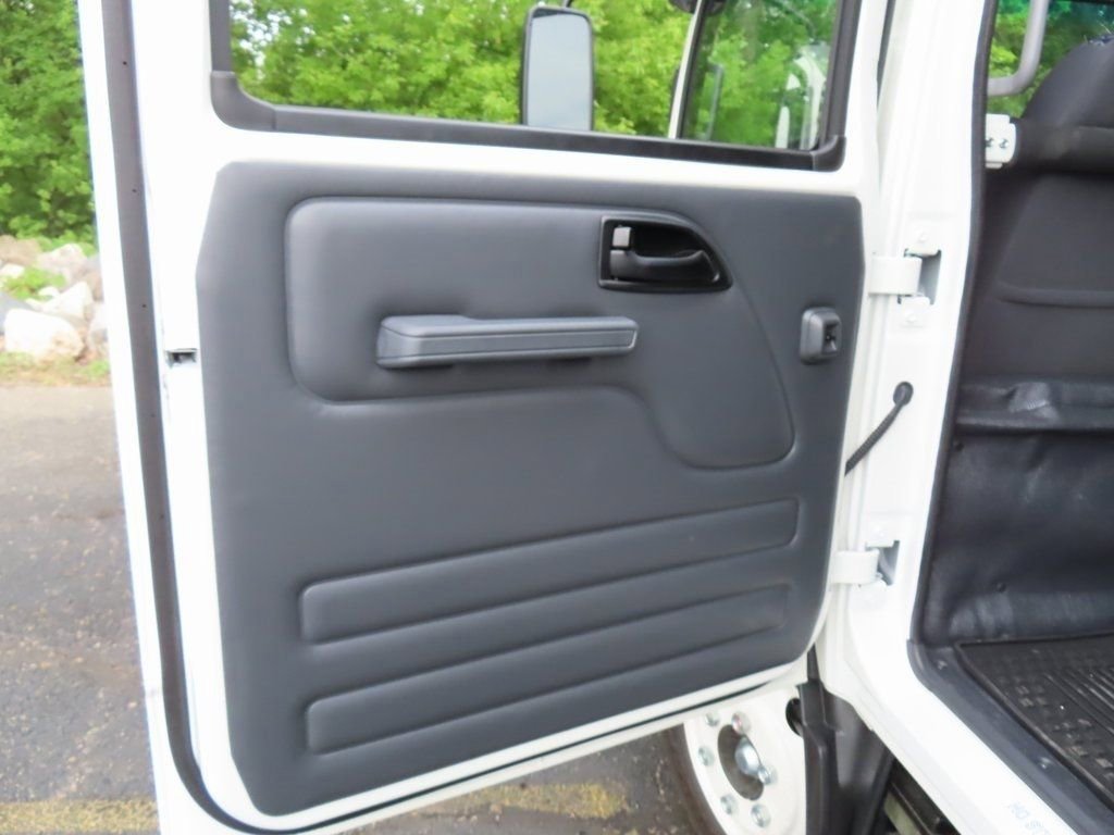 New 2024 Chevrolet Low Cab Forward image 24