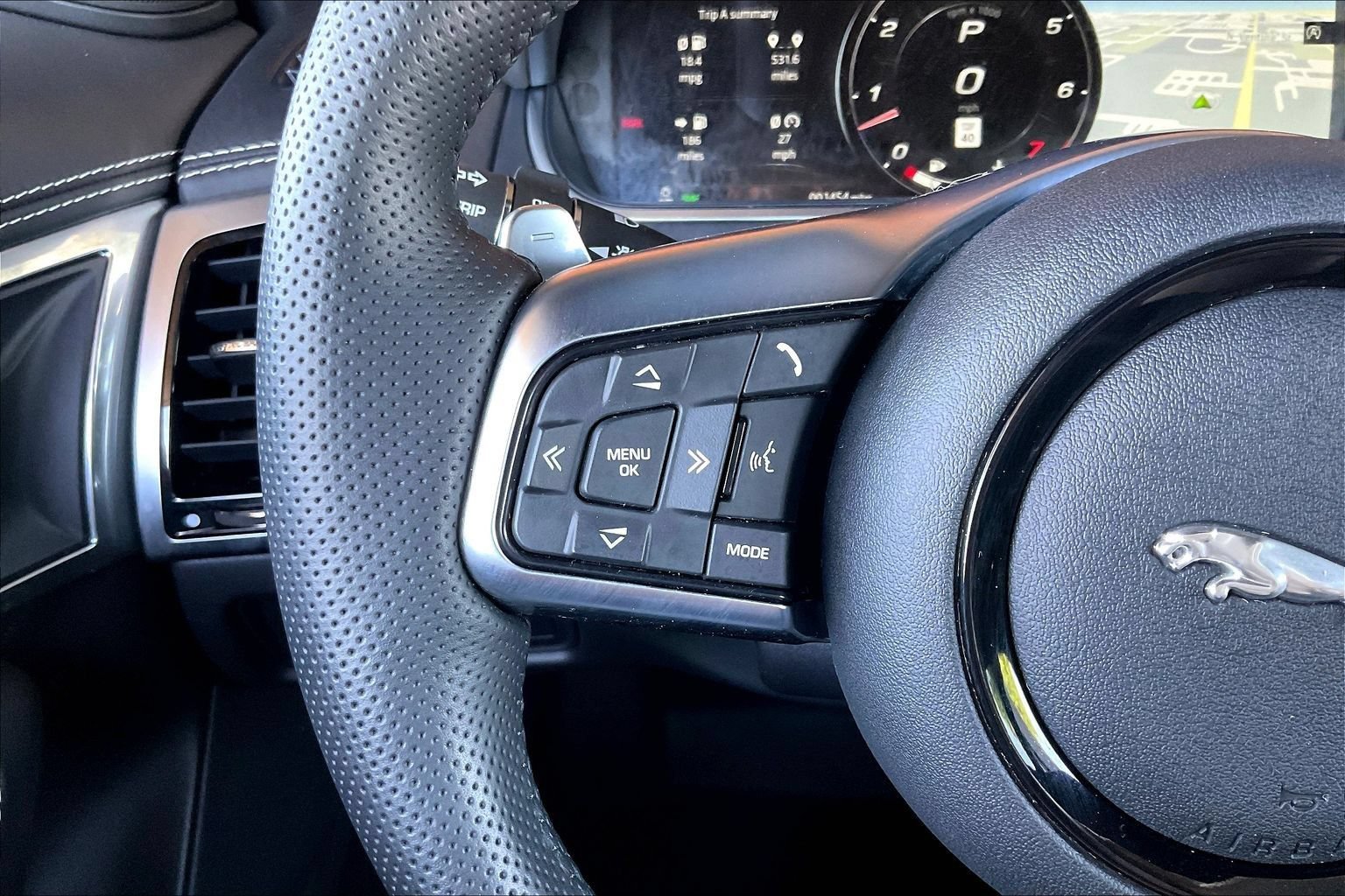 Used 2023 Jaguar F-TYPE R AWD/4WD image 9