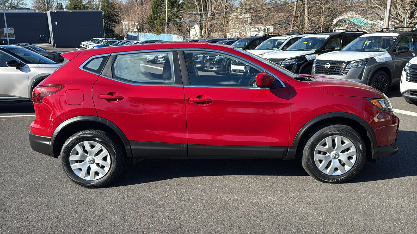 Used 2018 Nissan Rogue Sport S image 25