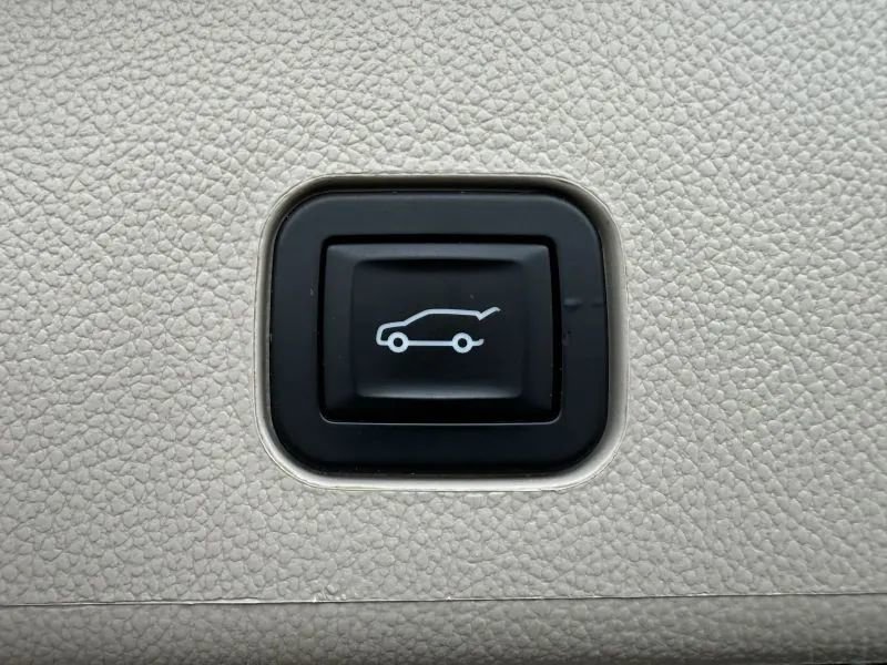 Used 2013 Cadillac SRX Premium FWD image 50