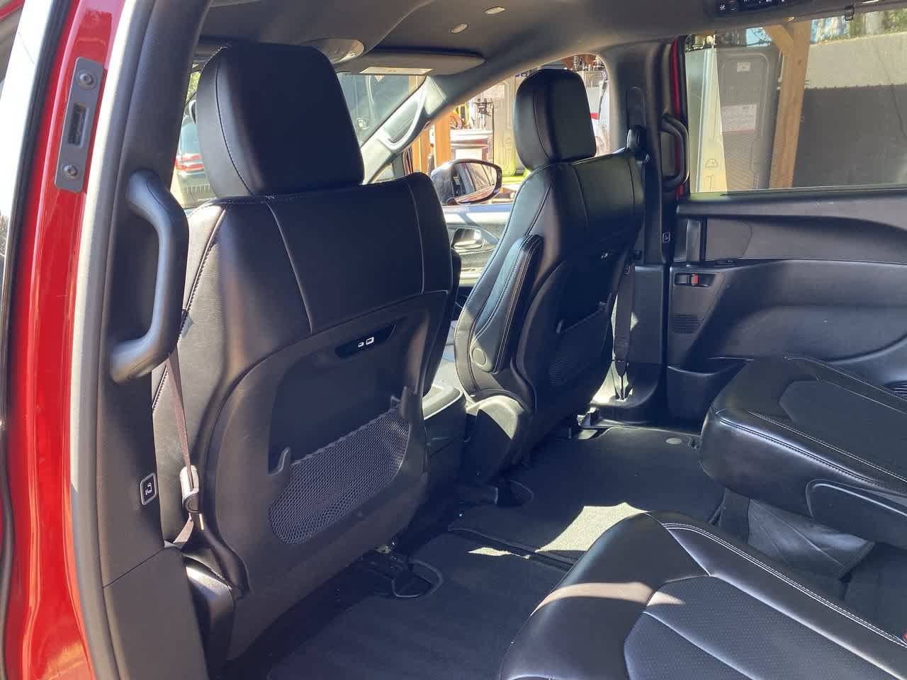 Used 2025 Chrysler Pacifica Select FWD image 15