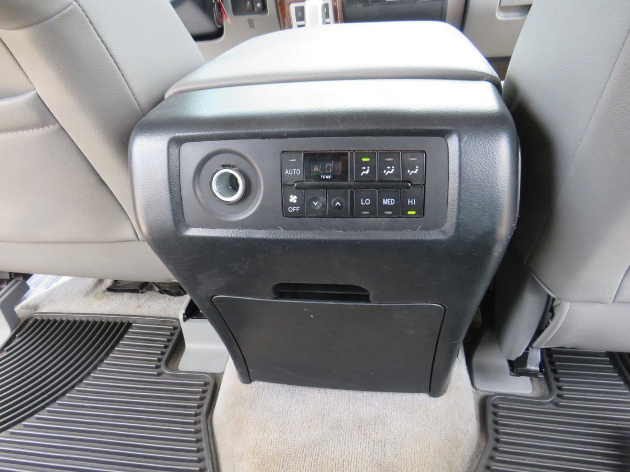 Used 2008 Toyota Sequoia Limited RWD image 25