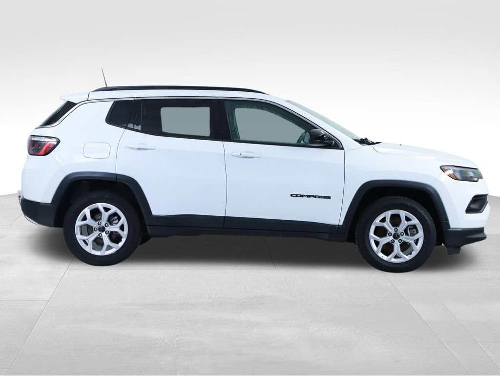 Used 2025 Jeep Compass Latitude image 13