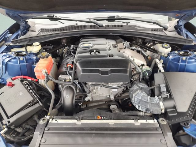 Used 2021 Chevrolet Camaro LT RWD image 31