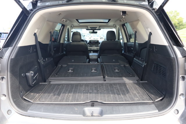 Used 2025 Nissan Pathfinder SL w/ SL Premium Package AWD/4WD image 29