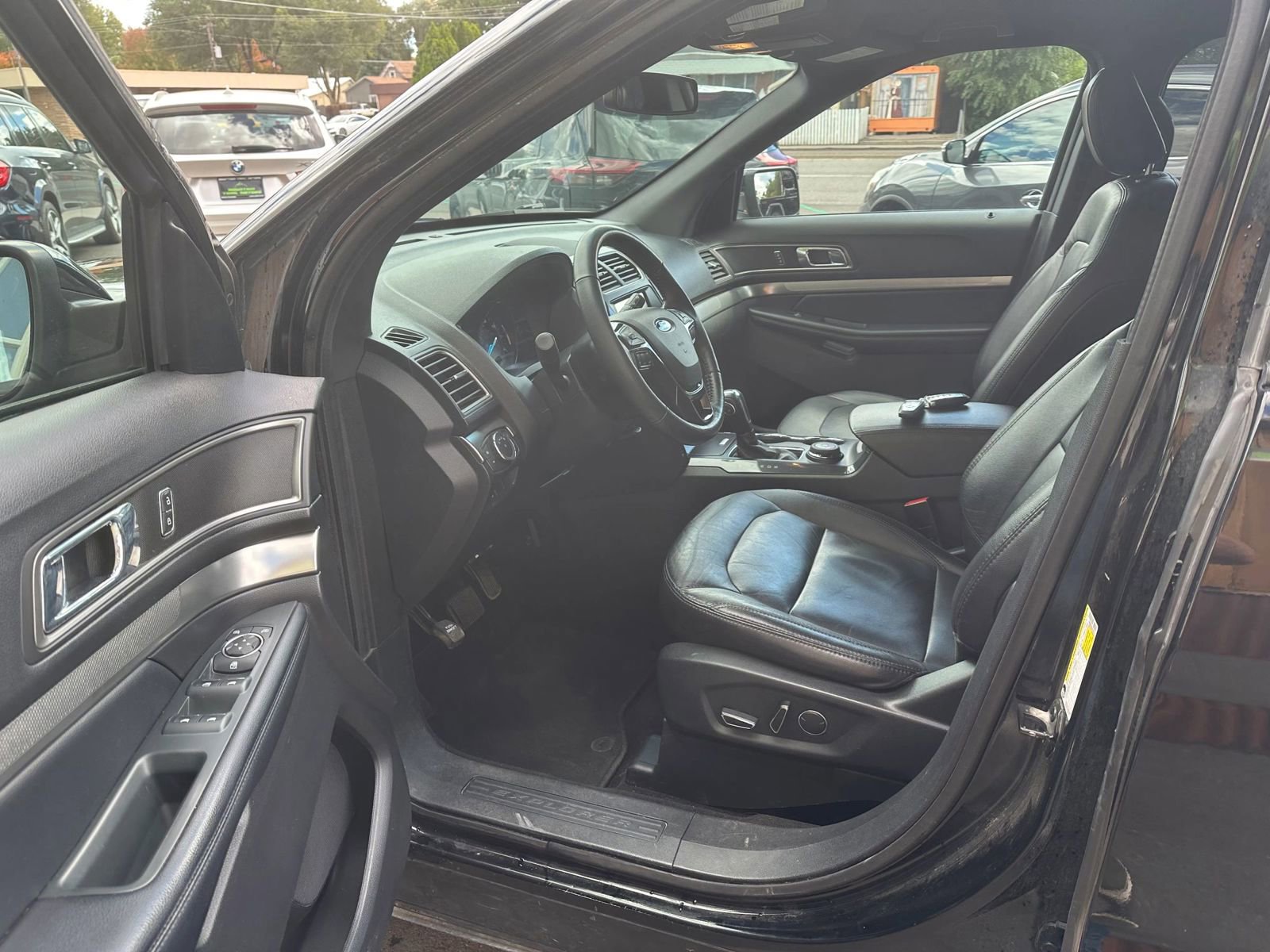 Used 2018 Ford Explorer XLT w/ Equipment Group 202A image 15