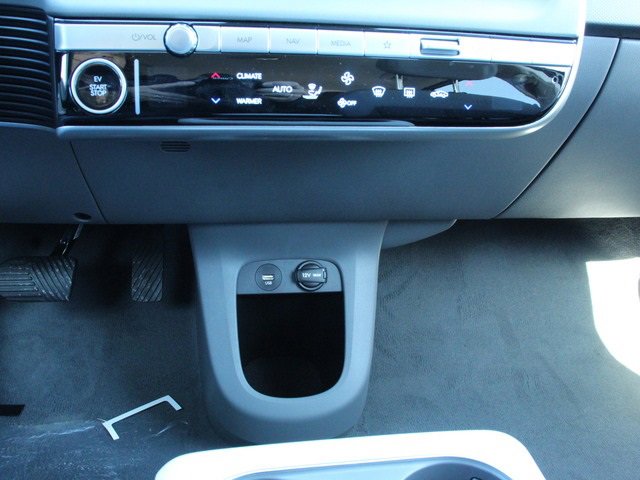 New 2024 Hyundai Ioniq 5 SEL image 26