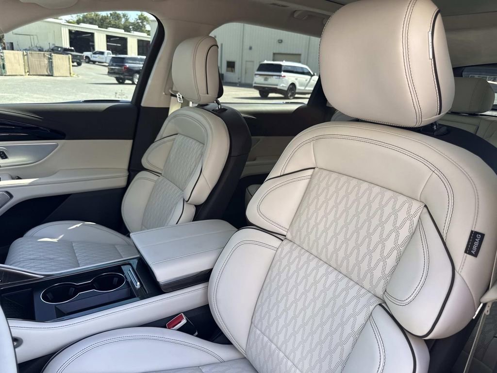 New 2025 Lincoln Nautilus Black Label w/ Jet Appearance Package image 21