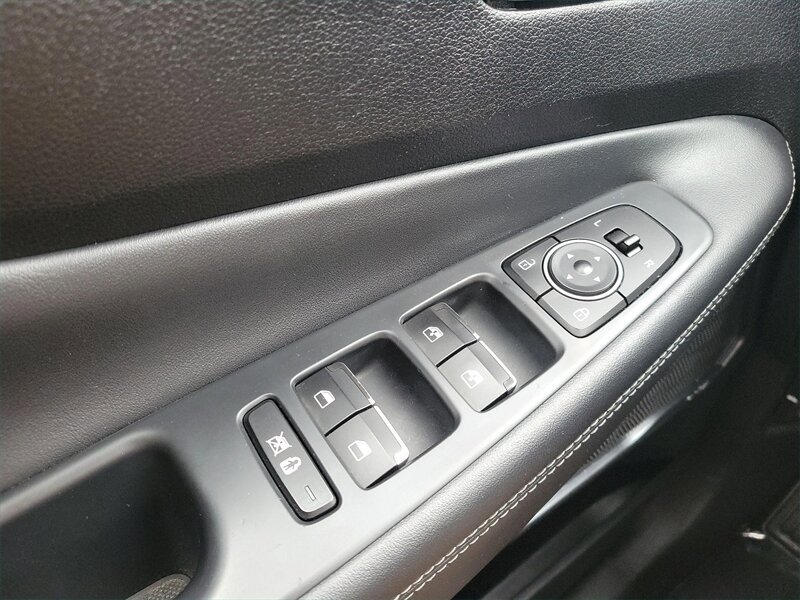 Used 2019 Hyundai Santa Fe Limited AWD/4WD image 30